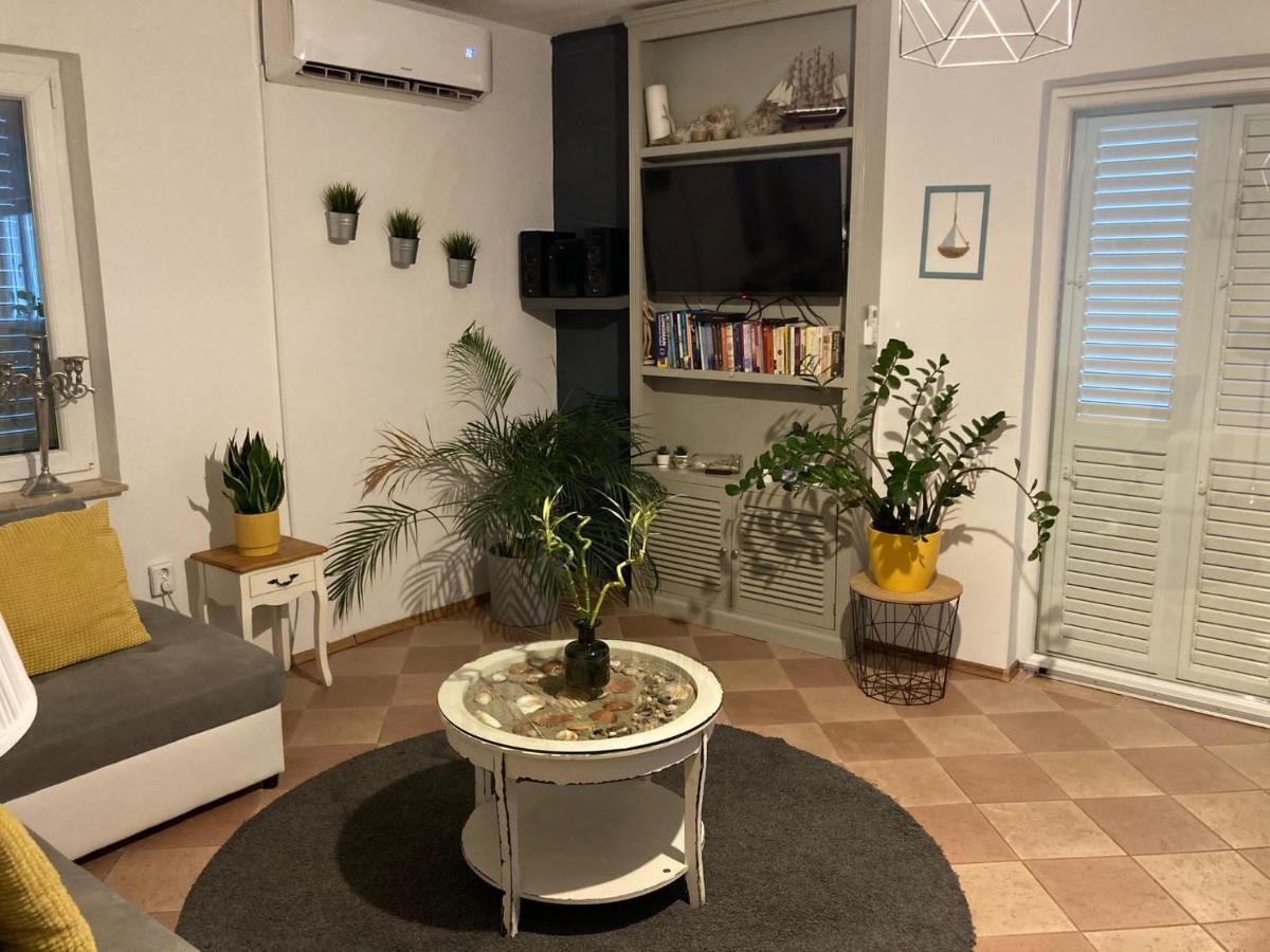 Apartman Bianka Krk Town Exterior foto