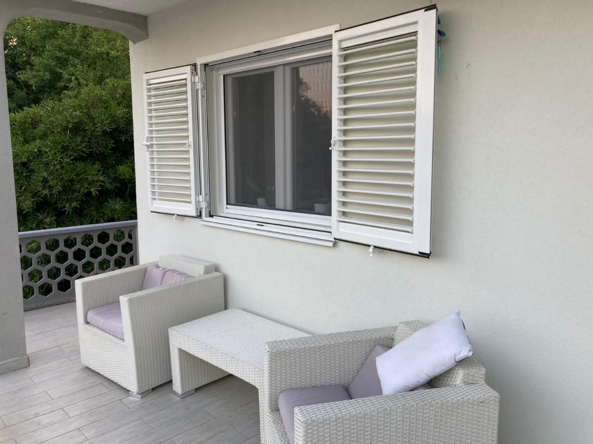 Apartman Bianka Krk Town Exterior foto